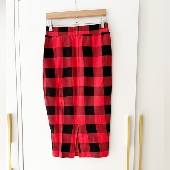 Gianni Bini Red Check Pencil Skirt - Picture 2 of 5